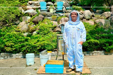 world-bee-day-dr-dupere-beekeeping